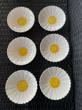 Set of 6 Vintage Gien France White & Yellow Daisy Porcelain 6” Bread Dessert